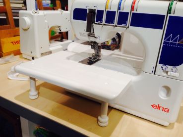 Preview: Anschibetisch Nähtisch für Coverlock Elna 444 und 434