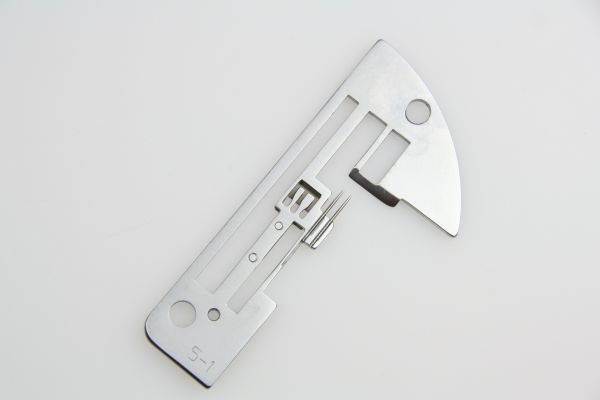 Needle plate for Pfaff overlock and coverlock